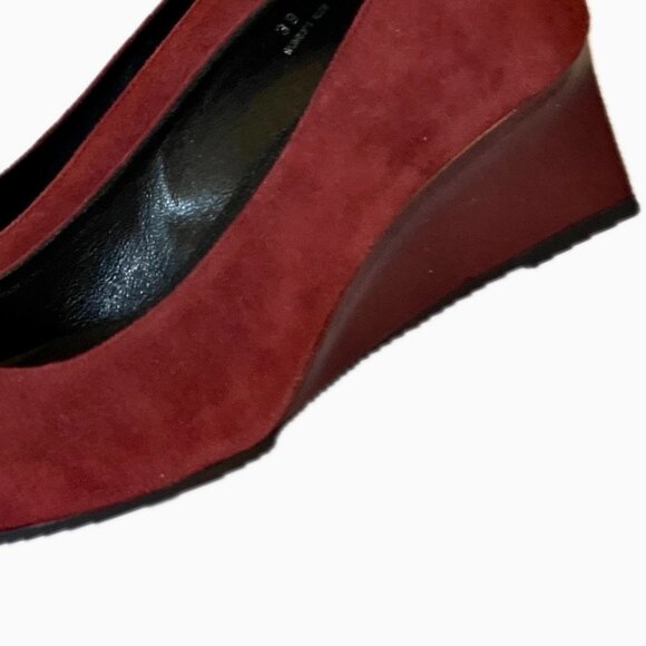 Tod's Burgundy Red Suede Wedge Heels Almond Toe Size 39 NWOB - Picture 5 of 8